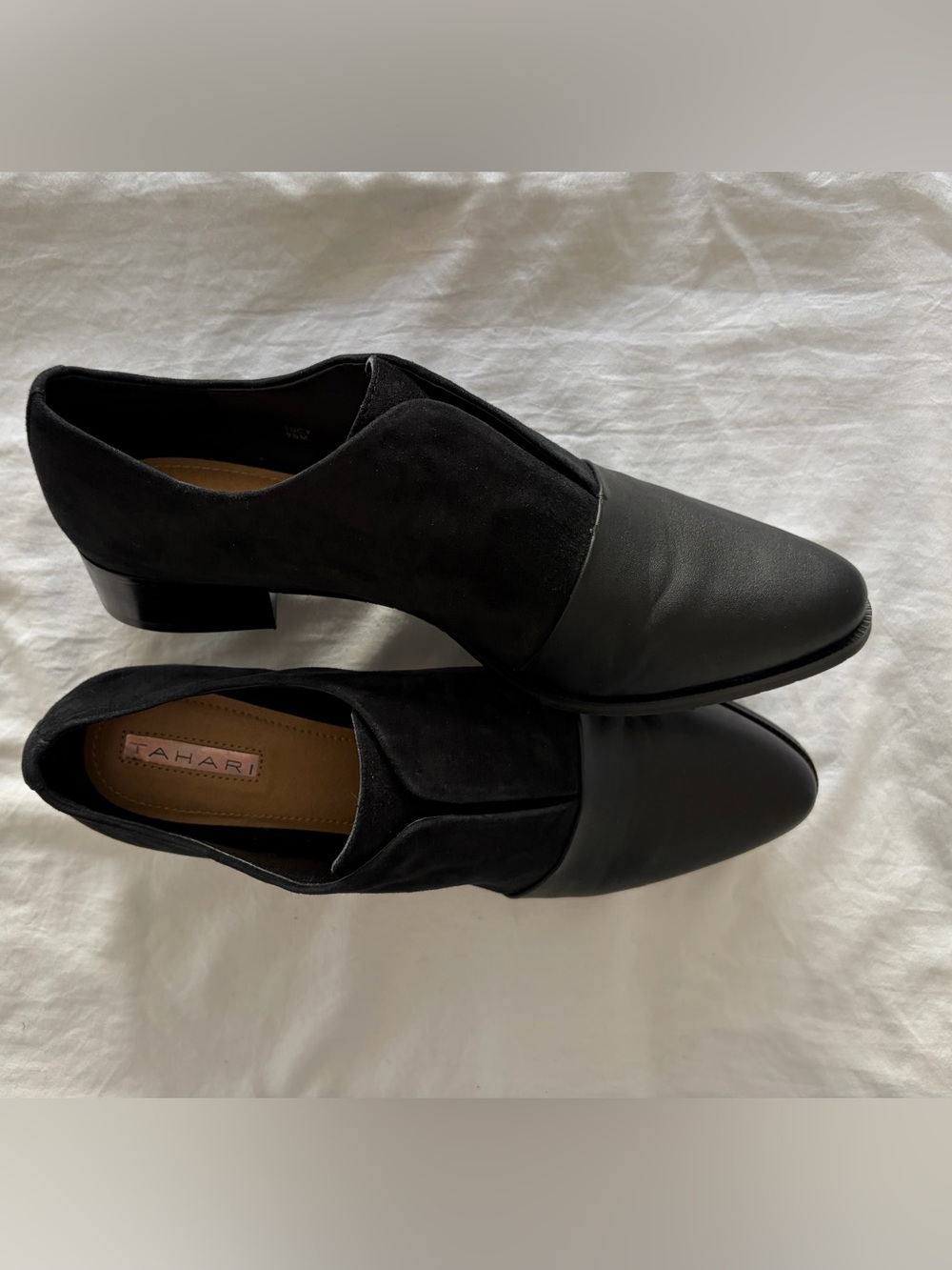 Tahari Lucy Black Leather and Suede Slip-On Pointed Toe Dressy or Casual Wmn 9.5